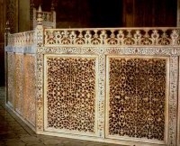 Jali Screen Surrounding the Cenotaphs